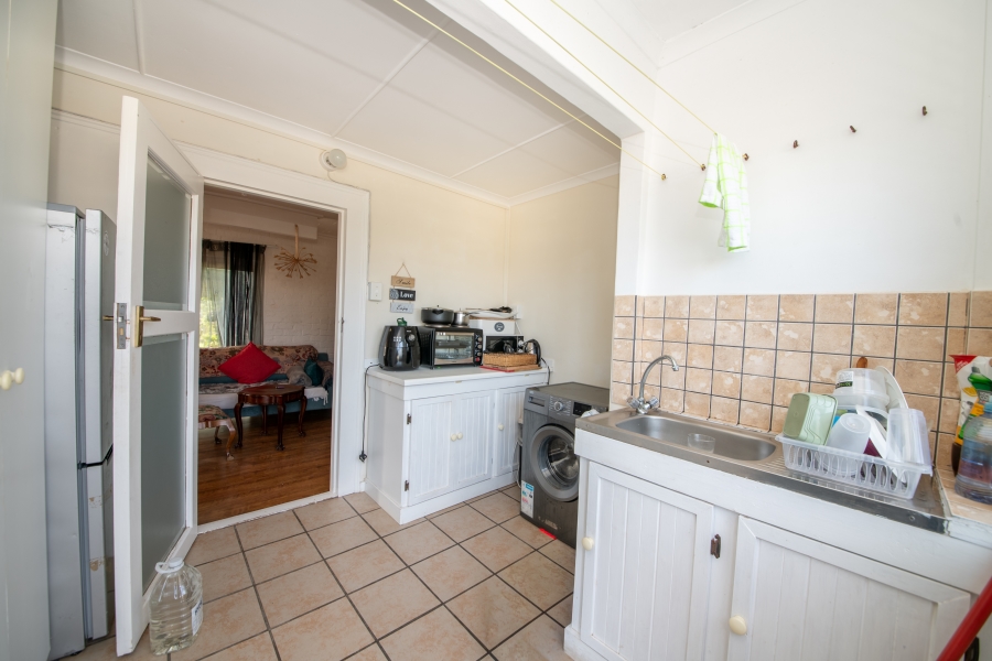 6 Bedroom Property for Sale in Pringle Bay Western Cape